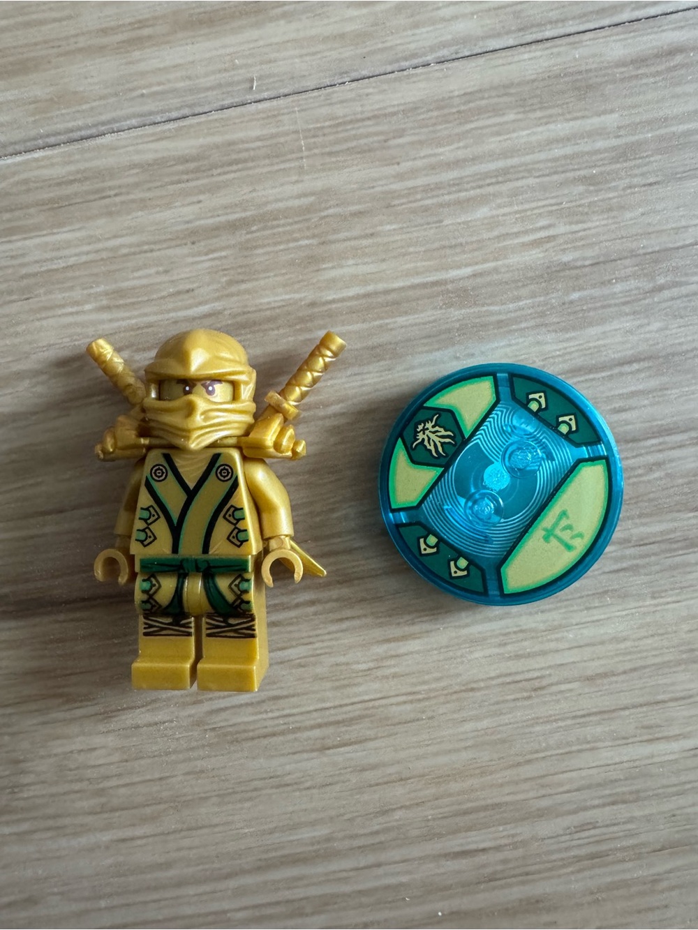 LEGO Dimensions Lloyd Golden Ninja Minifigure Complete w/ Base
